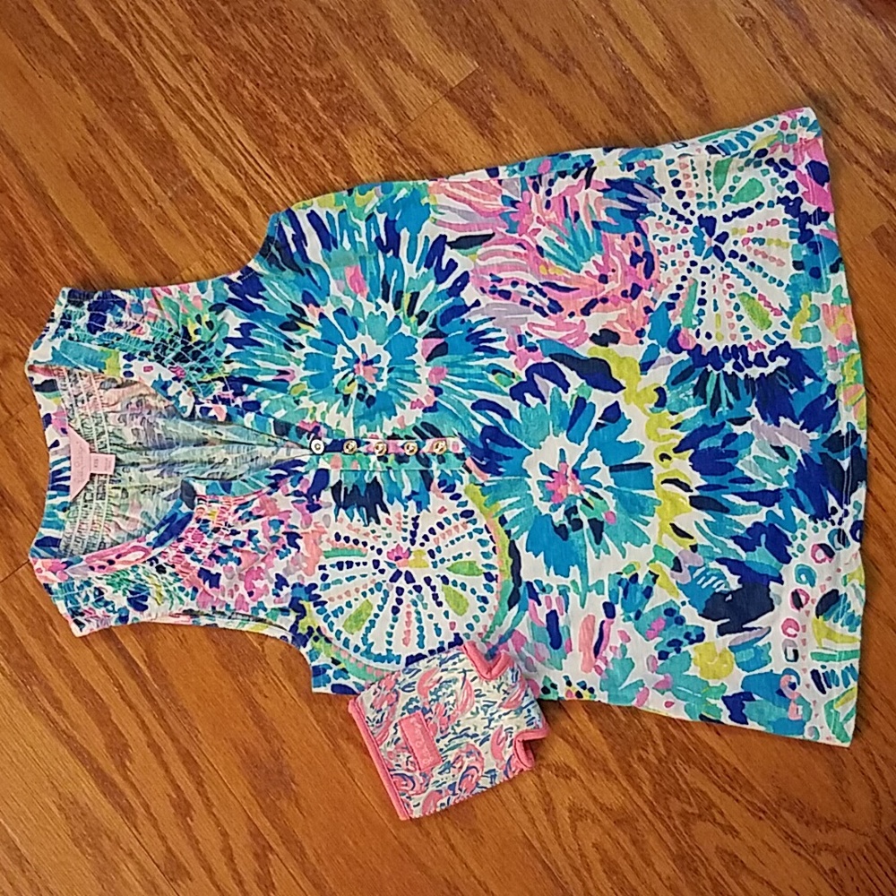 🔥🔥Lilly Pulitzer blouse with koozie